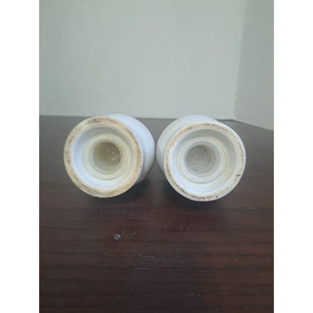 Vintage Pfaltgraff Yorktowne Blue And White Stoneware Salt And Pepper Shaker Set